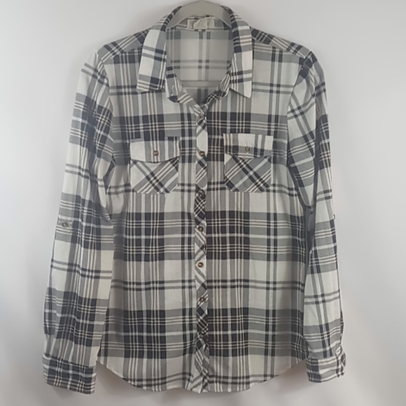 Passport Tops - Womens button down top size medium